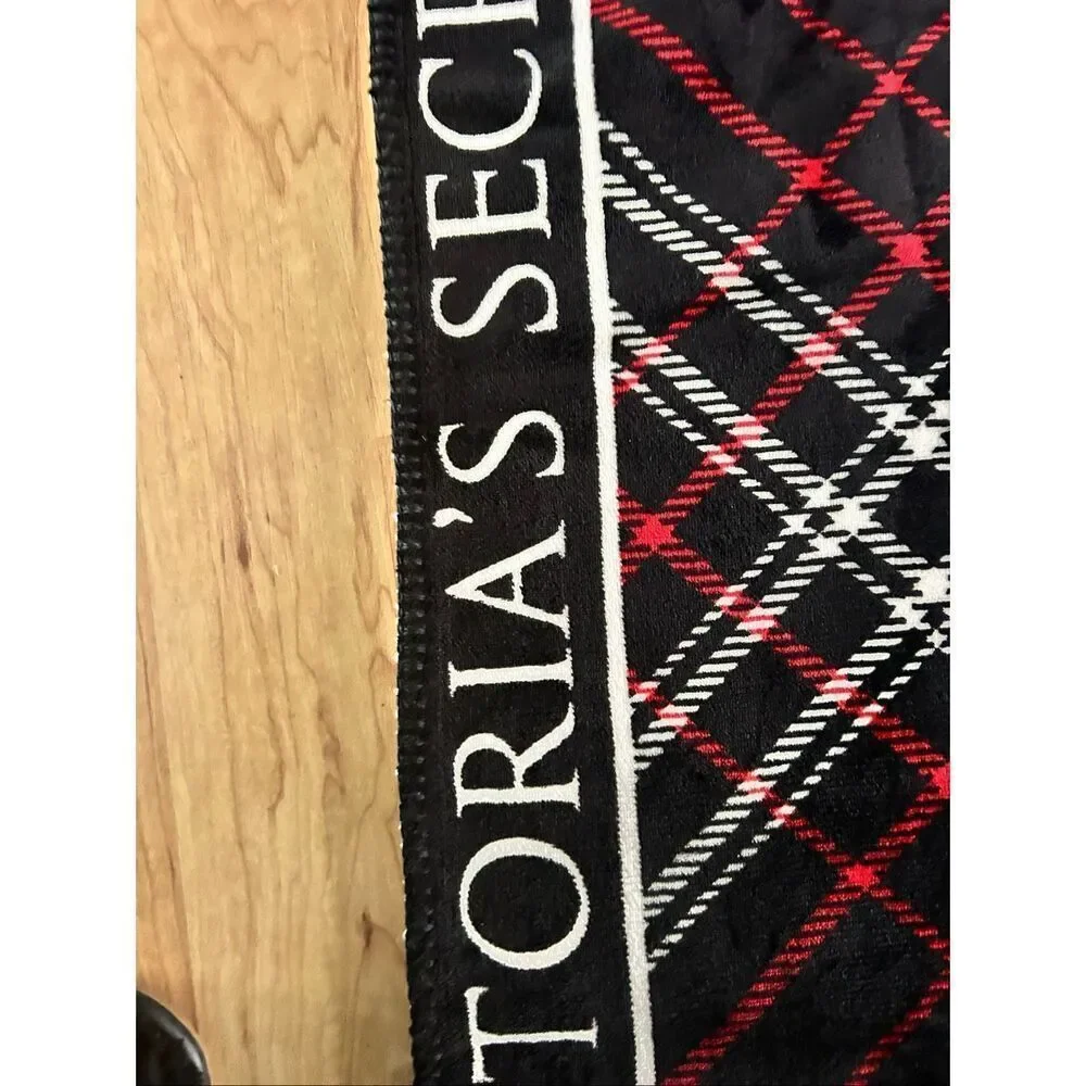 Victoria secret blanket black and red and white size 50x60 new no tags